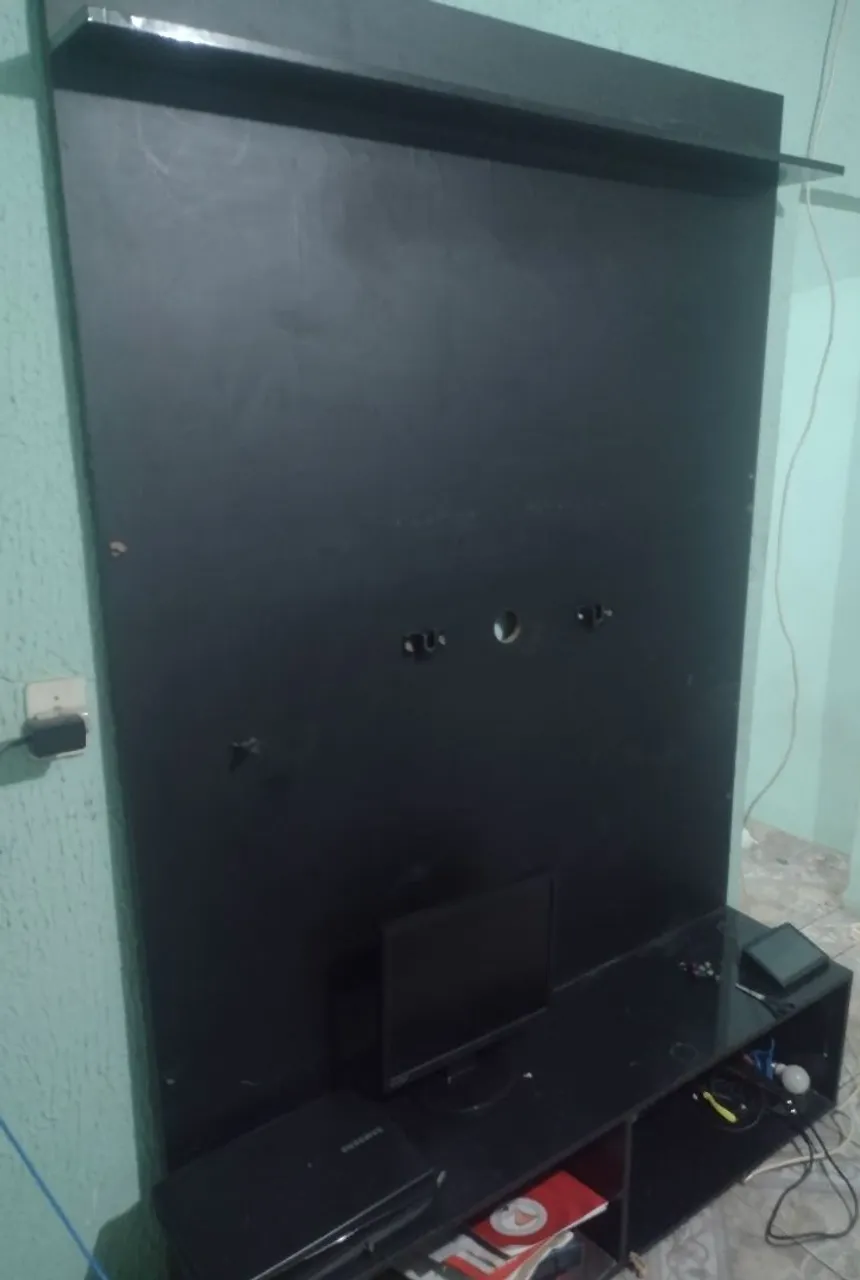 Painel para TV Preto com Prateleira e Rack