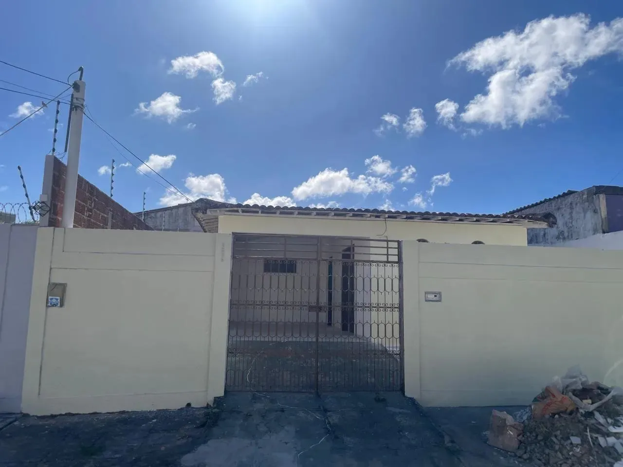 Imóvel para aluguel possui 100 metros quadrados com 3 quartos em Nova Parnamirim - Parnami