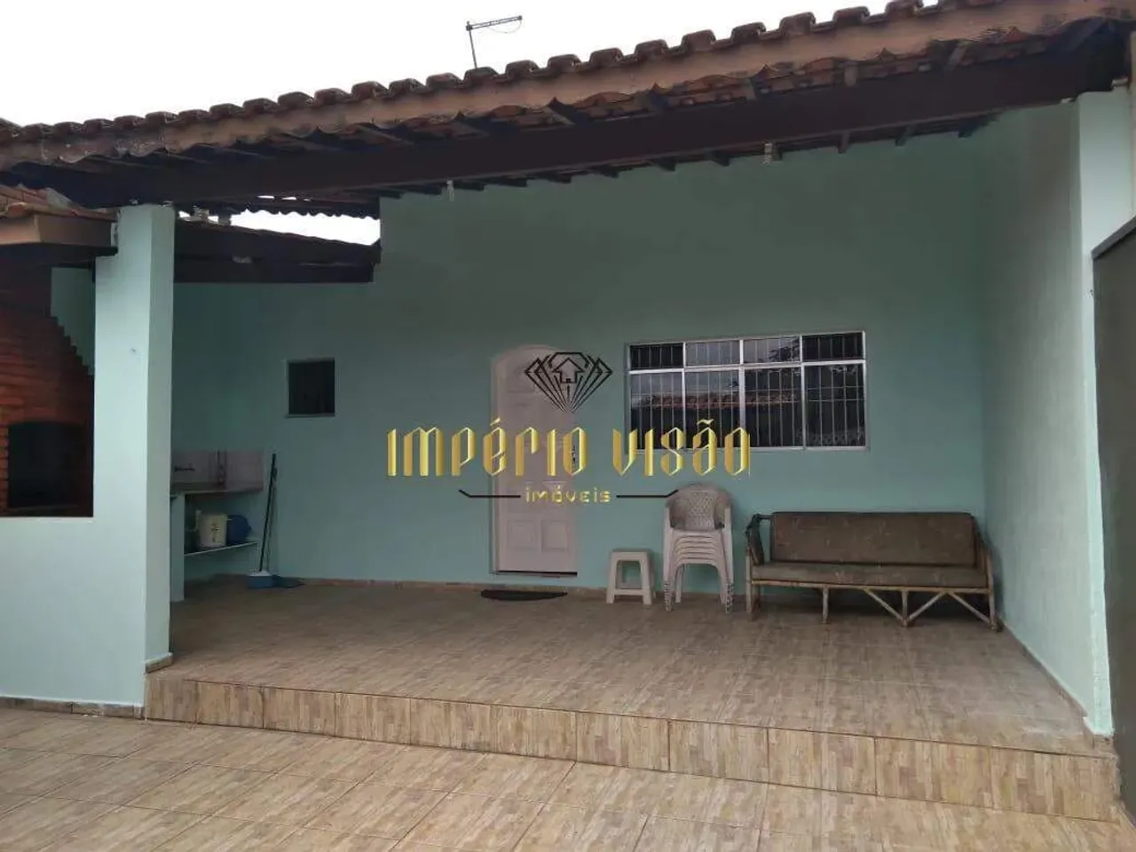 Casa térrea à venda com 2 Dormitórios e Churrasqueira na praia de Itanhaém - São Paulo-SP