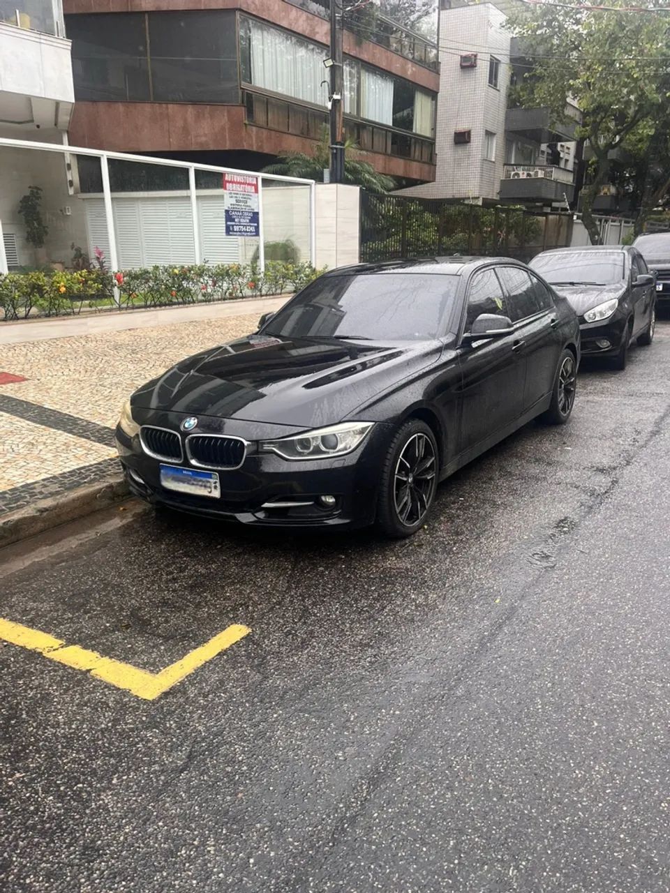 BMW 320i - Preta  - Foto 3
