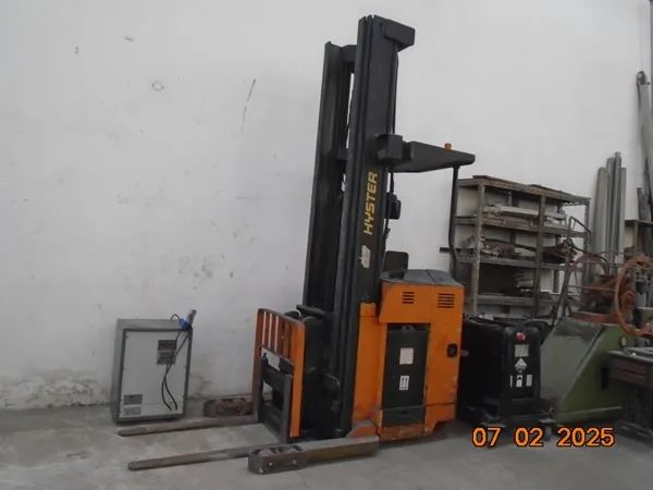 Empilhadeira elétrica Hyster