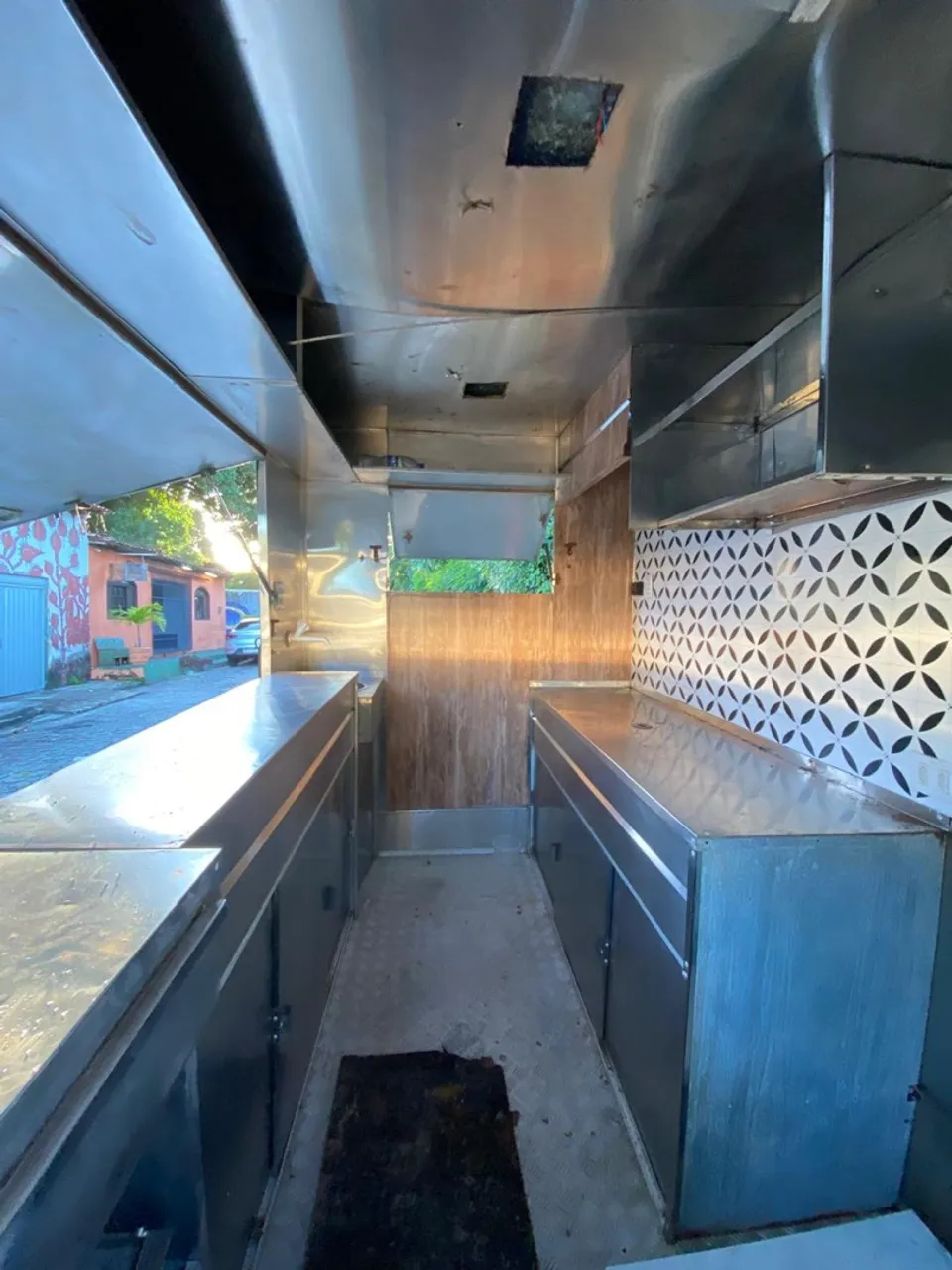 FOOD TRUCK - Trailer em Inox Completamente Equipado
