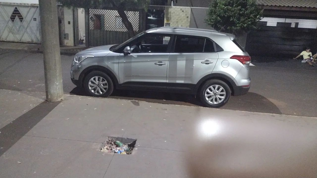 Creta  action  1.6 prata 2021  segundo dono
