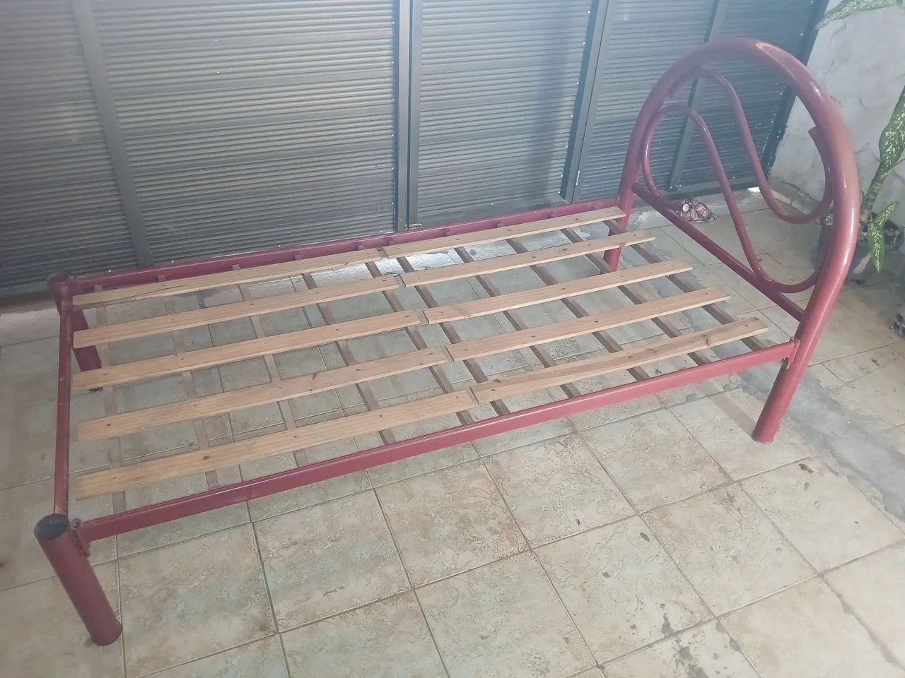  Cama de ferro solteiro . Bairro cohab 4 conjunto. - Foto 2
