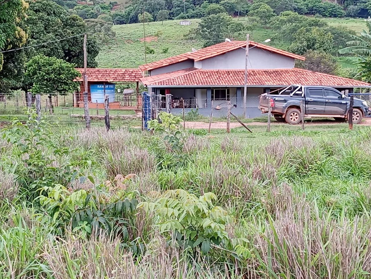 Sitio 1 Hectares Irrigado,Poço Artesiano/Caixa D'Água 50.000 Litros.. - Foto 9