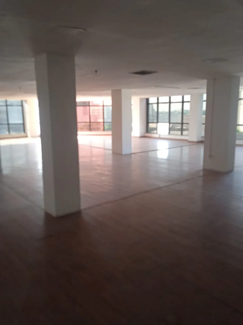 Andar para aluguel com cerca de 330 metros quadrados em Centro - Duque de Caxias - RJ