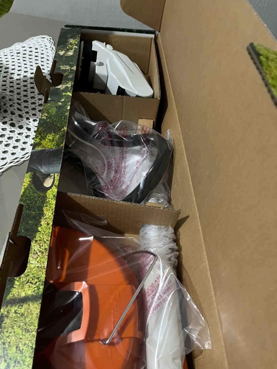 Roçadeira Sthill a bateria nova na caixa - Foto 2