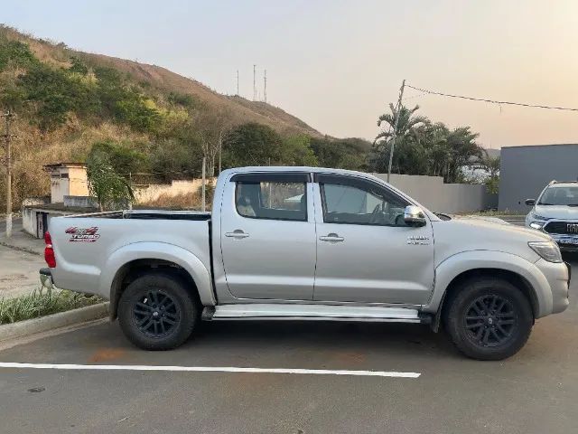 HILUX  - Foto 3