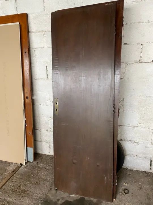 Porta de apartamento madeira muito boa - Foto 4