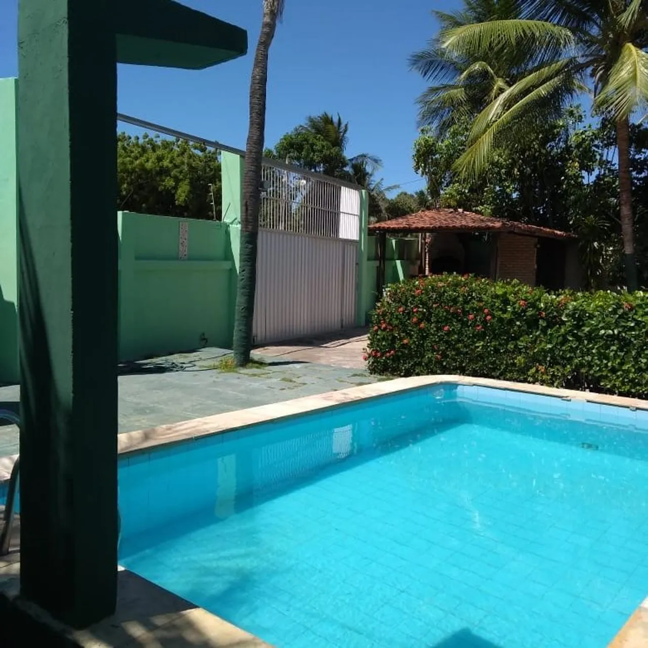 Alugo casa a 200 mts da praia