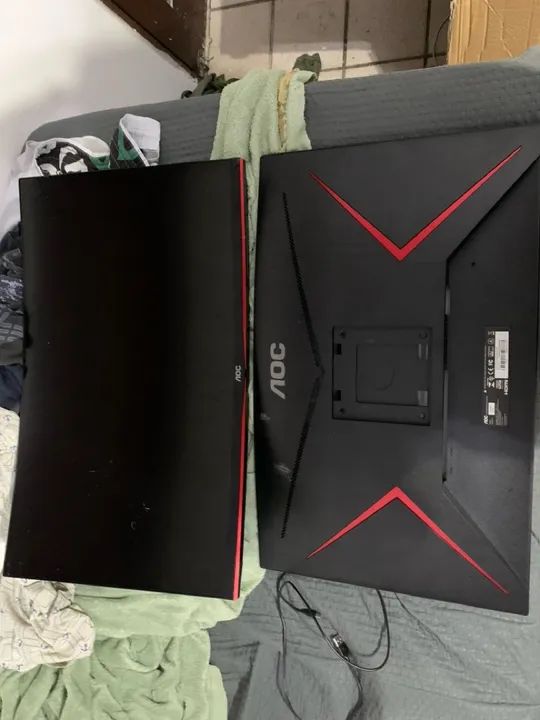 Dois Monitores Gamer AOC - 144Hz