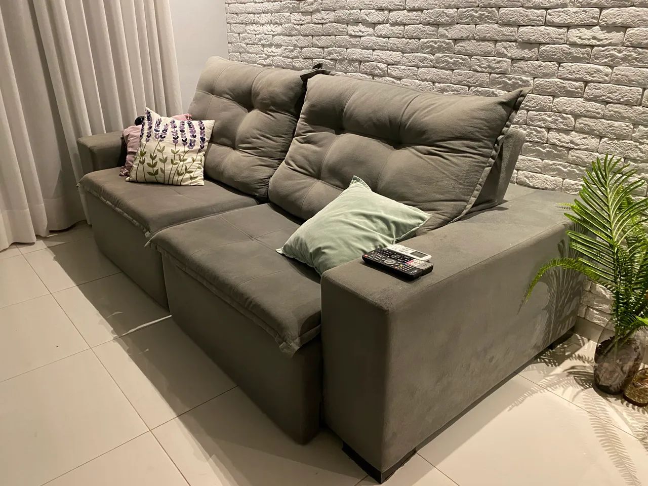 Sofá retrátil 2,50m 64374834771073122