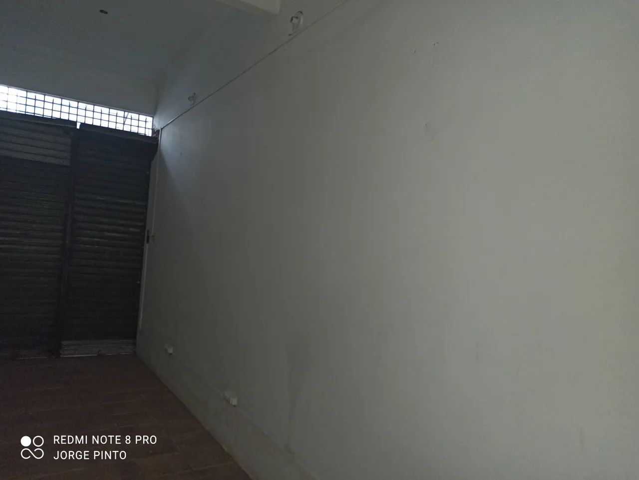 Loja com excelente pé direito, possibilidade de fazer um mezanino, ampliando assim o espaç - Foto 5