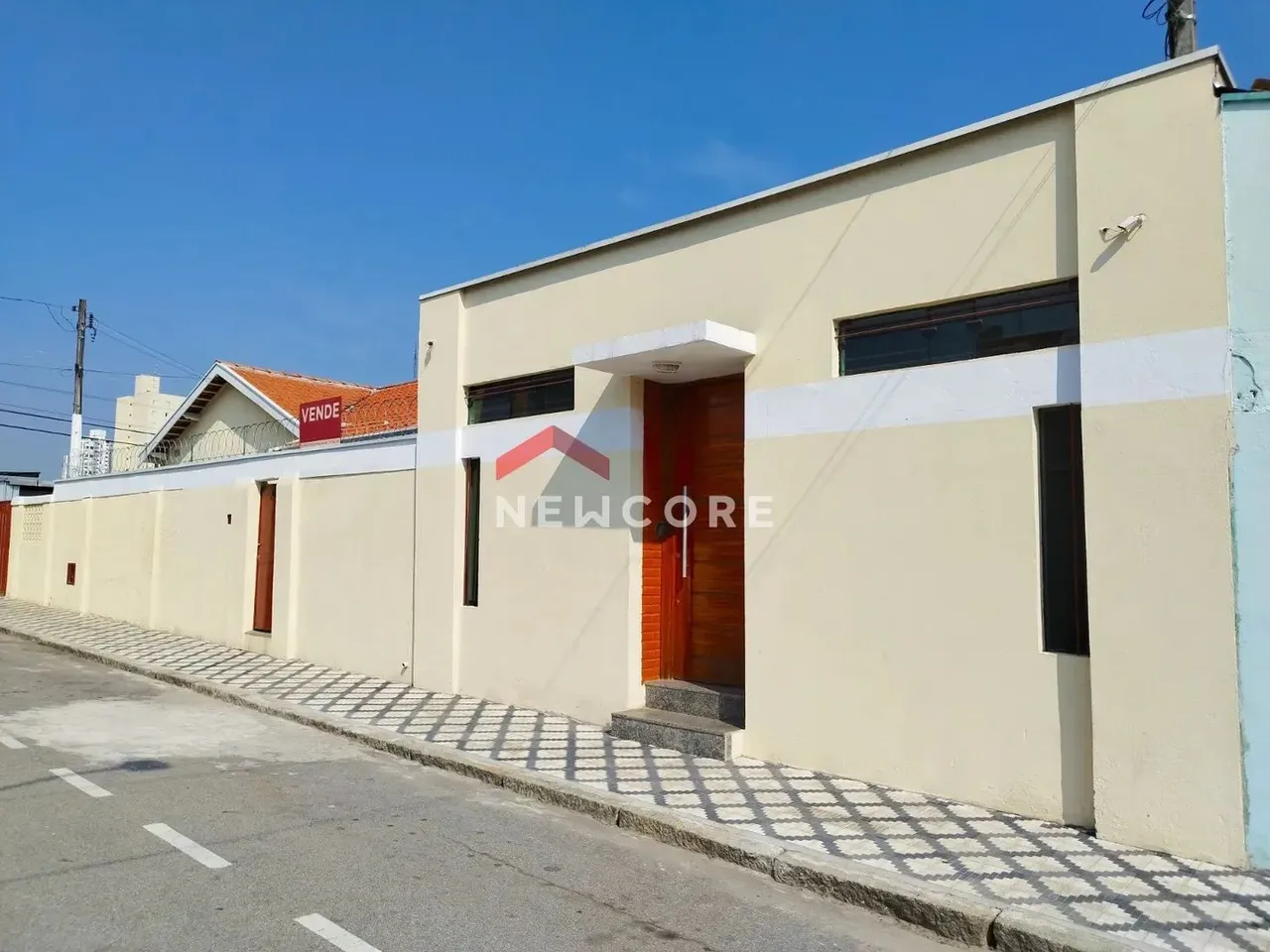 Sala comercial em Rua Voluntário Penna Ramos - Centro - Taubaté/SP