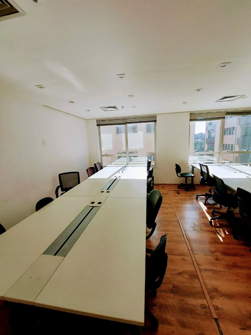 SALA COMERCIAL MOBILIADA-PINHEIROS-LOCAÇÃO-LINDA!