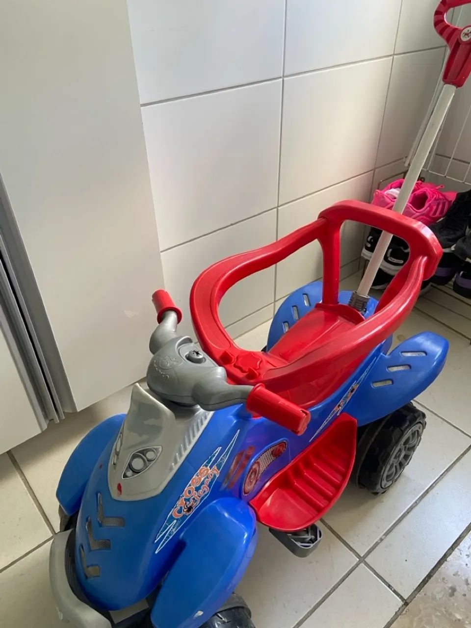 Carrinho de passeio infantil com empurrador - Foto 4