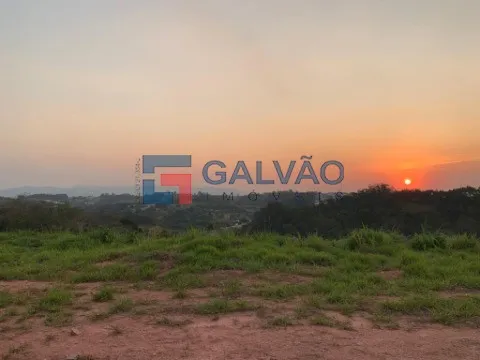 Terreno à venda em condomínio fechado no Bairro Caxambu em Jundiaí - SP