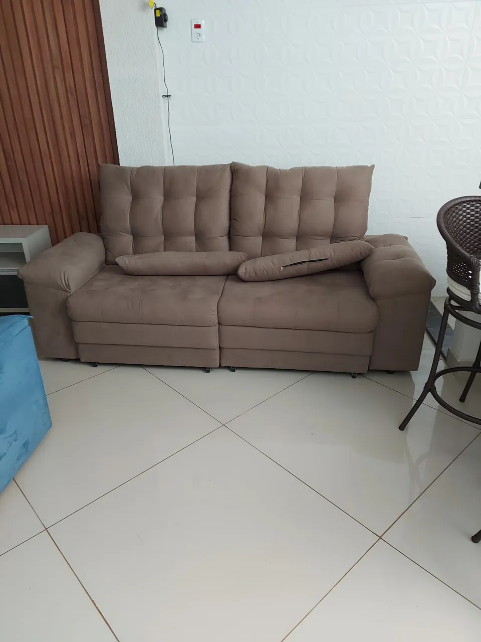Sofá de 2 Lugares Marrom Confortável