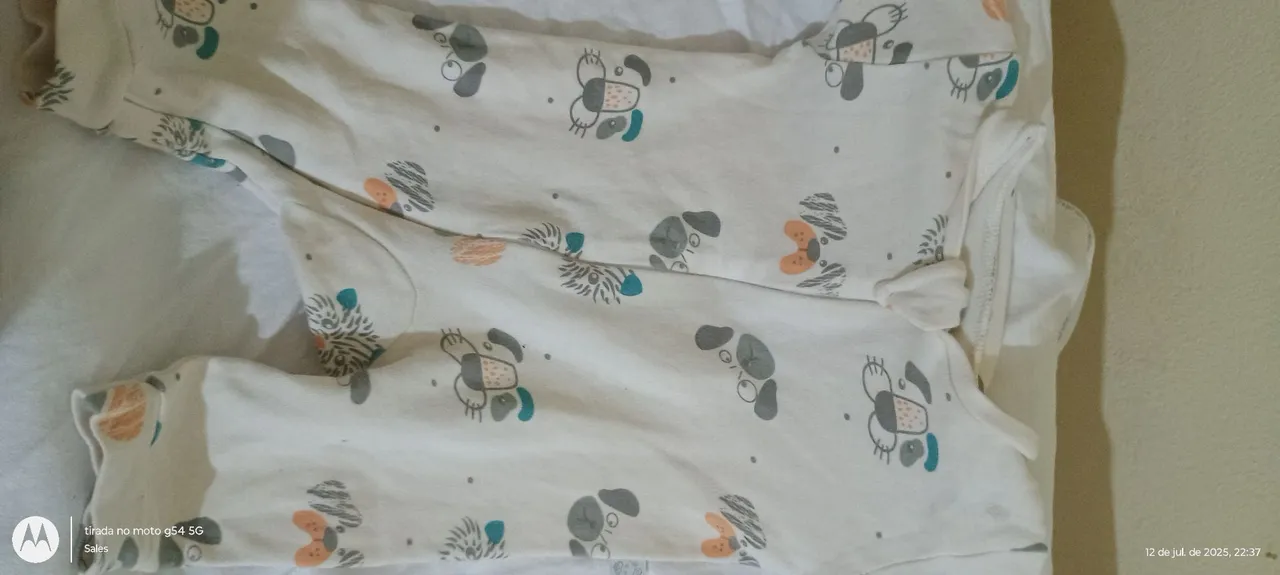 Vendo lotinho de roupas de menino serve de 3/6 meses