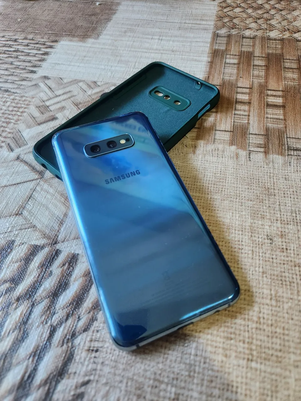 Samsung s10e