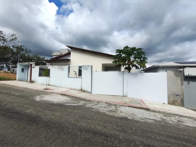 CASA NO LOTEAMENTO VALE VERDE COM 3 QUARTOS SENDO 1 SUITE