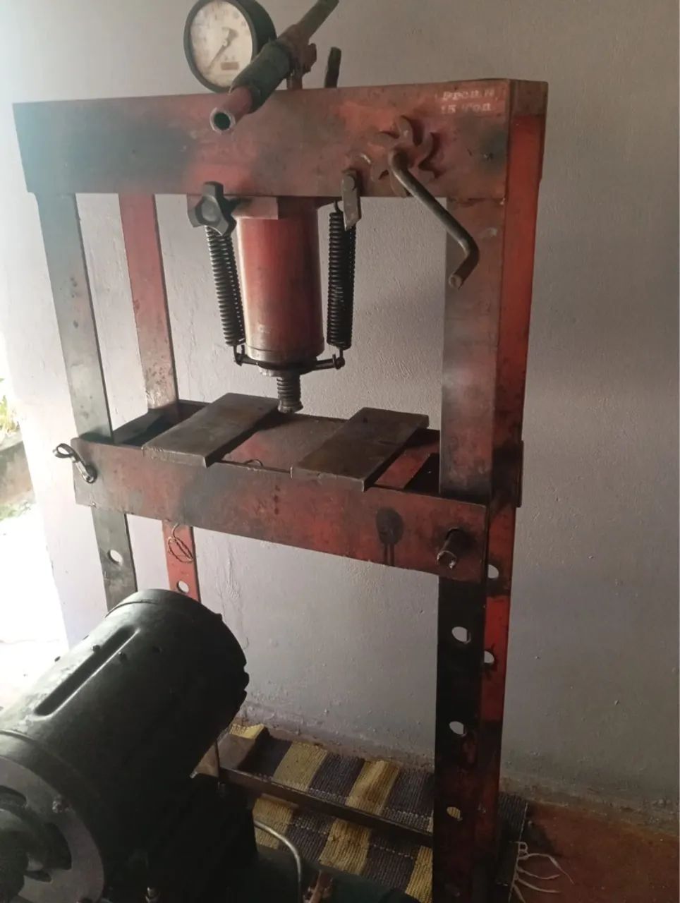 Maquina de solda,prença hidráulica,alinhador de roda - Foto 3