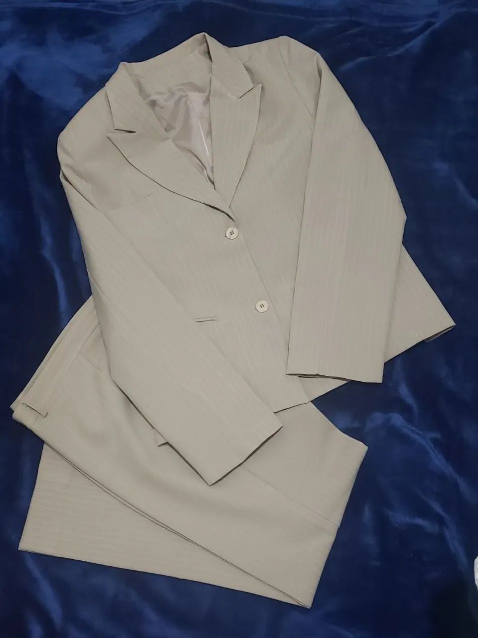 Conjunto de Blazer e Calça - Tam. 44