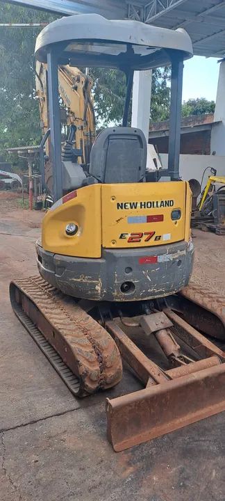 Mini escavadeira New Holland E27.5 - Foto 3