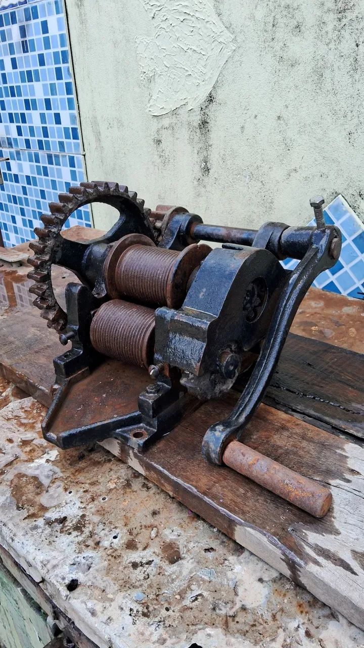 Selling a cane mill in good condition.64319177559043122