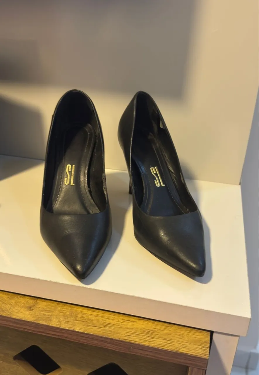 Scarpin de Couro Santa Lolla Preto