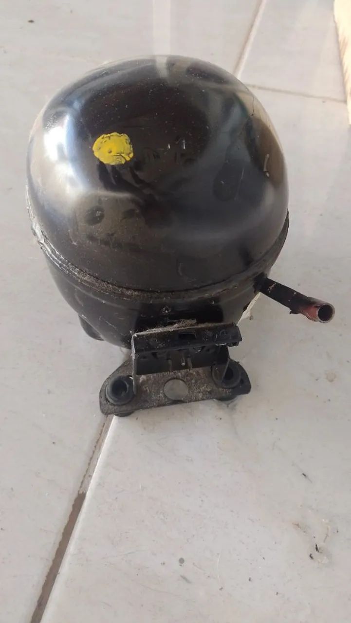 Compressor Embraco EM2U 60CLP - Foto 2