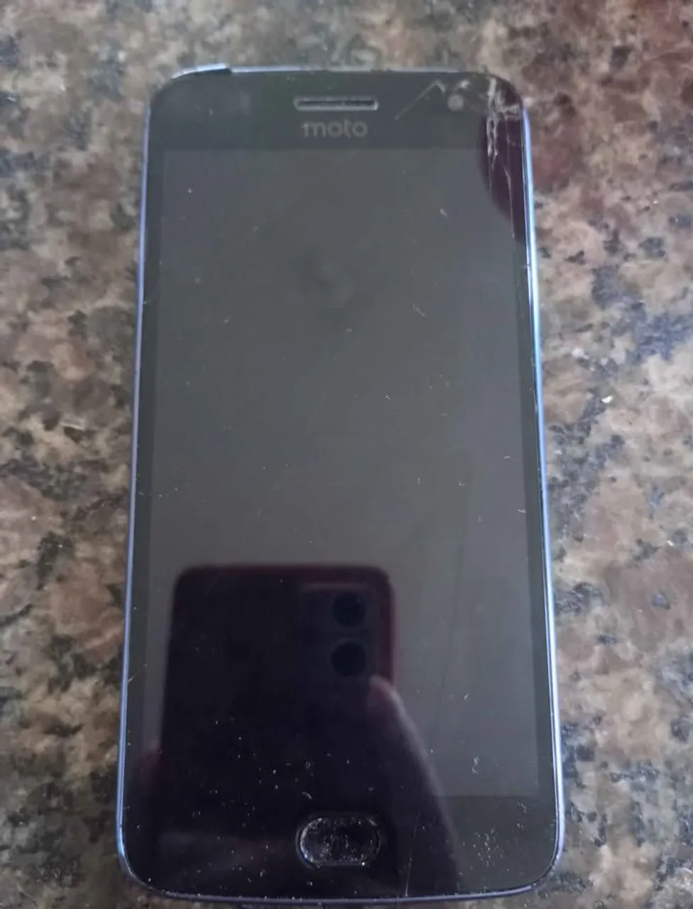 Moto E4plus e um moto G5 plus