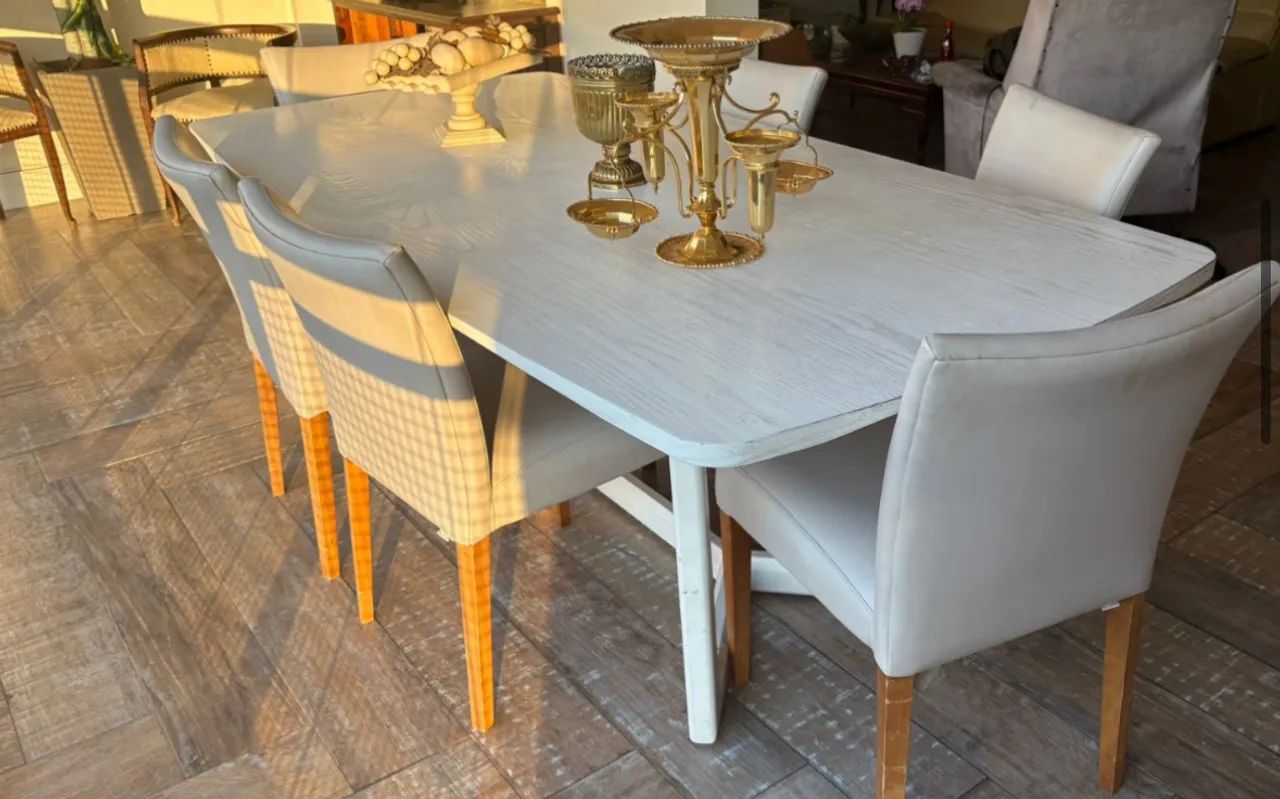 Conjunto de mesa de jantar com 06 cadeiras 