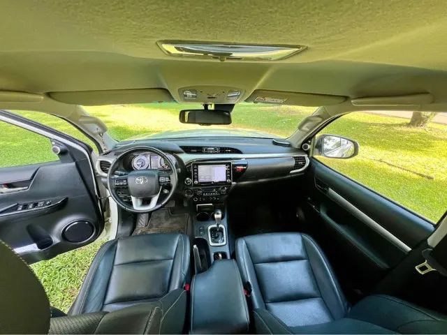 Toyota Hilux Srx 2022 Completa quero 60 mil e transferir a divida - Foto 2