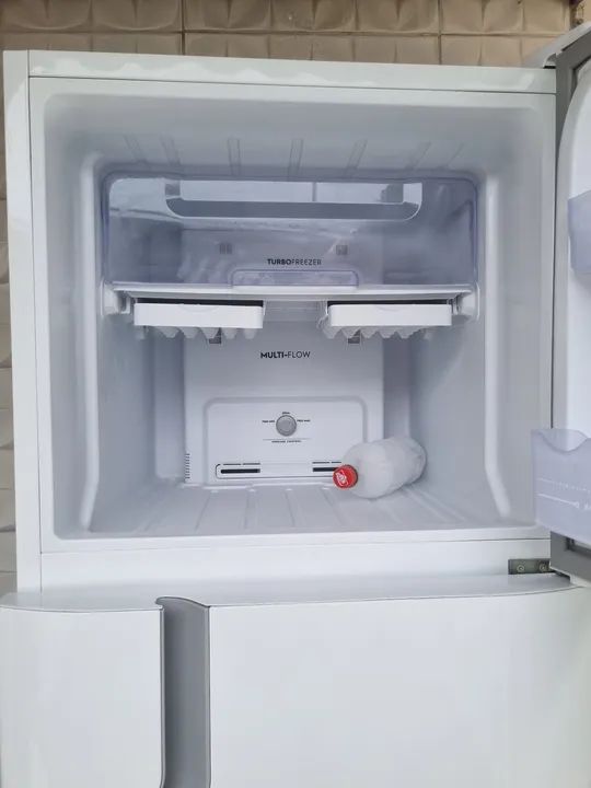 GELADEIRA ELECTROLUX DFN41 DUPLEX FROST FREE PAINEL DIGITAL SEMINOVA  - Foto 5