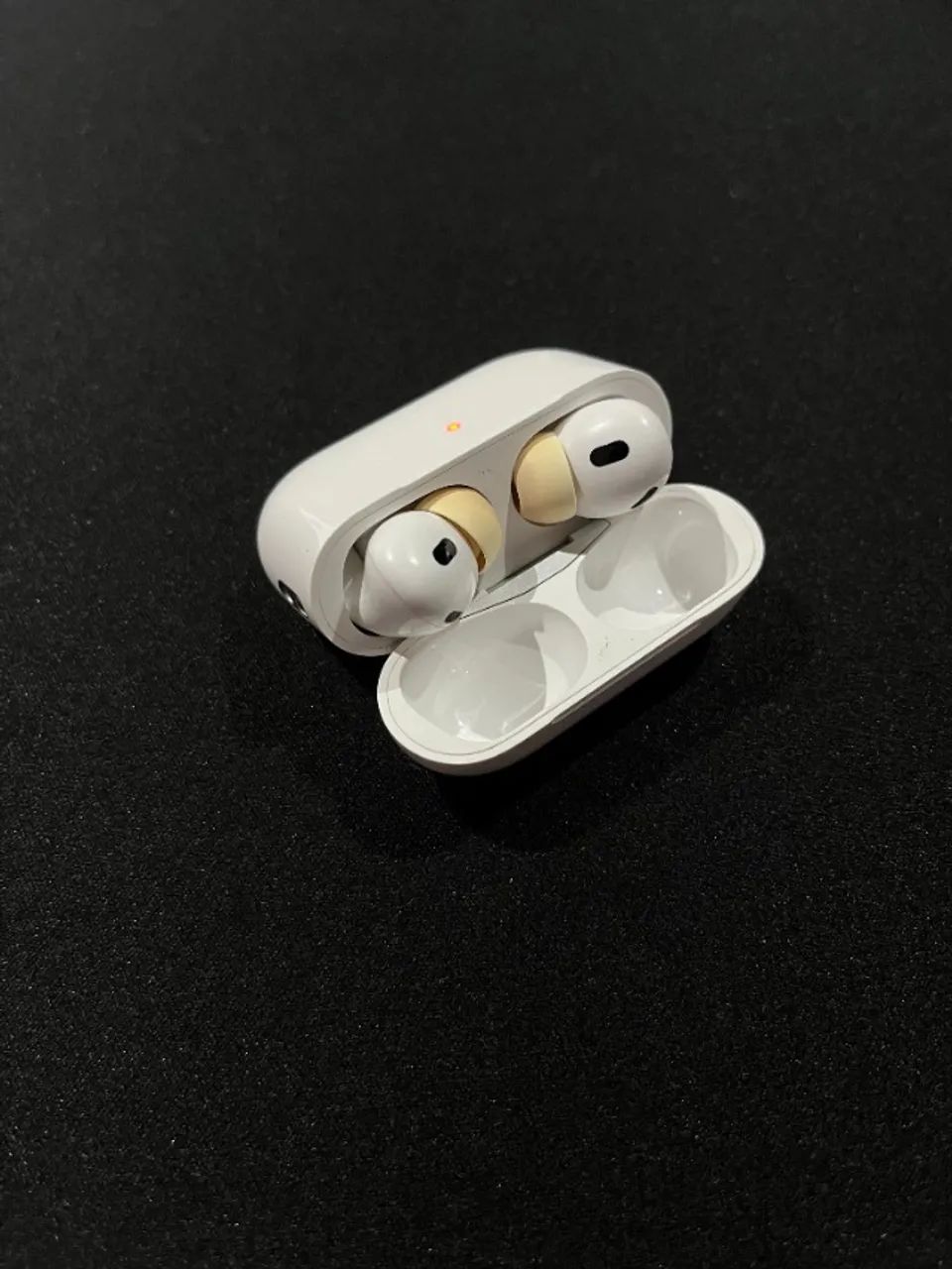 Vendo AirPods Pro 2ª Geração, com estojo MagSafe (fone esquerdo não funciona). - Foto 4