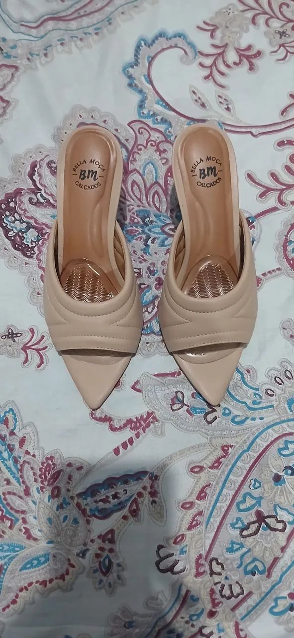 Vendo tamanco 33 novo