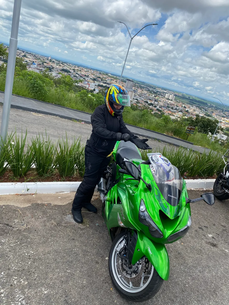 Motos Kawasaki ZX-14/ZX 2013 em Minas Gerais