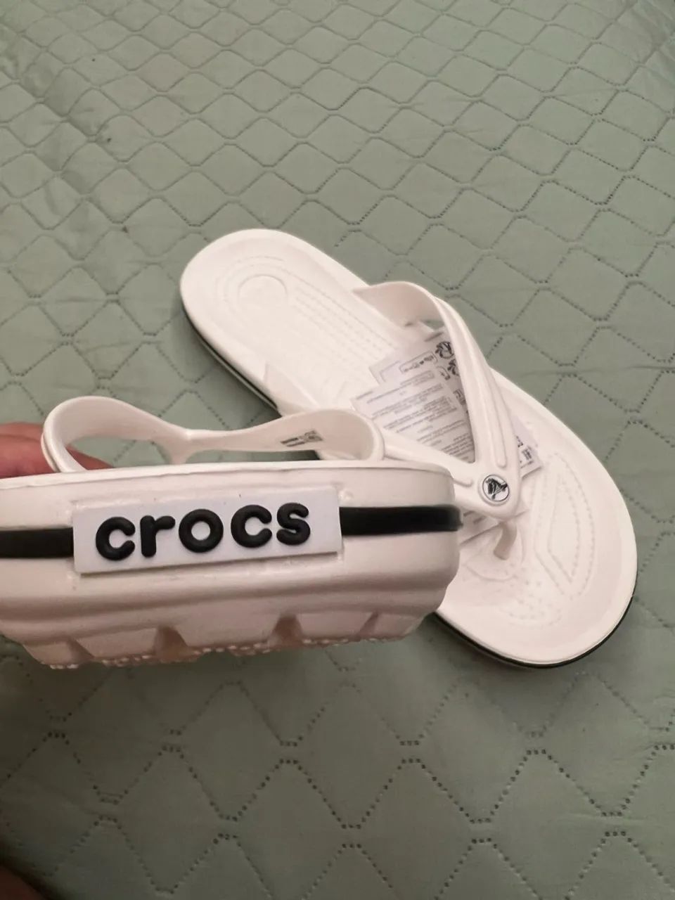 VENDO CROCS NUNCA USADA!!! - Foto 2