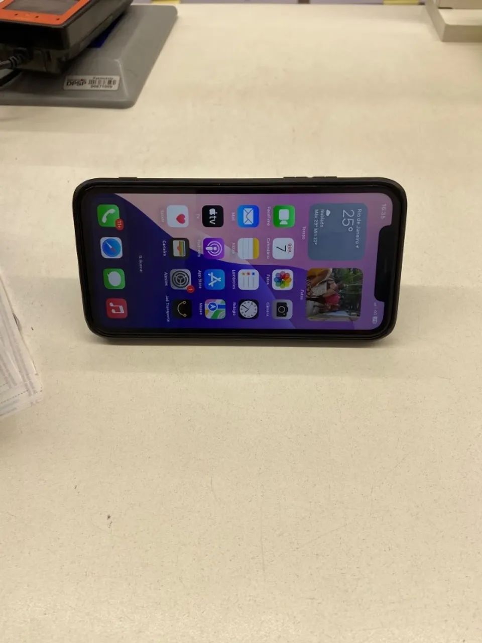 Vendo IPhone 11 muito novo - Foto 2