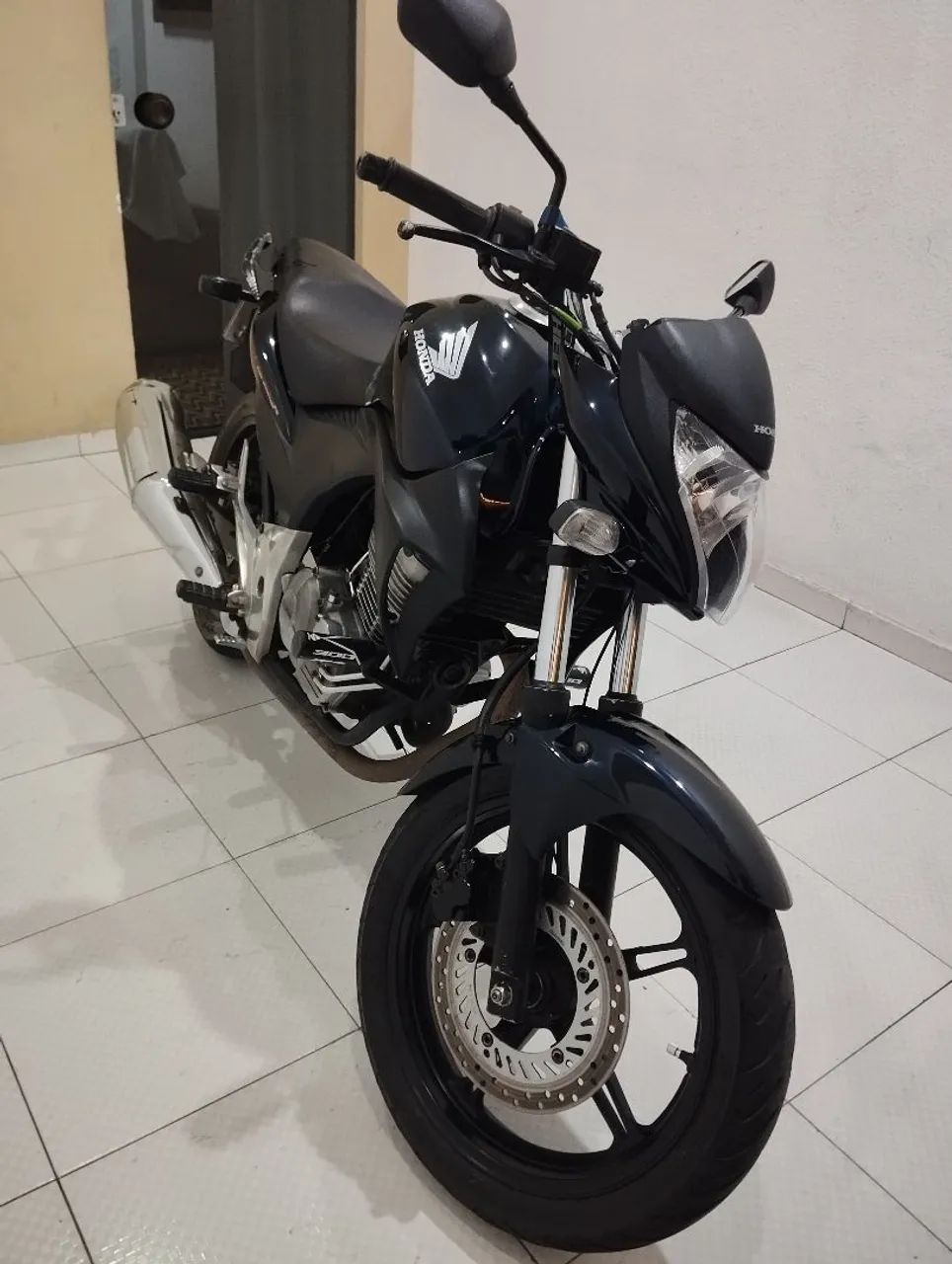 Honda CB300R 2011/2012 - Conservada (vendo/troco) - Foto 3