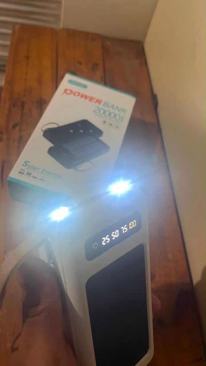 Bateria portátil com placa solar 20000MAH - Foto 2