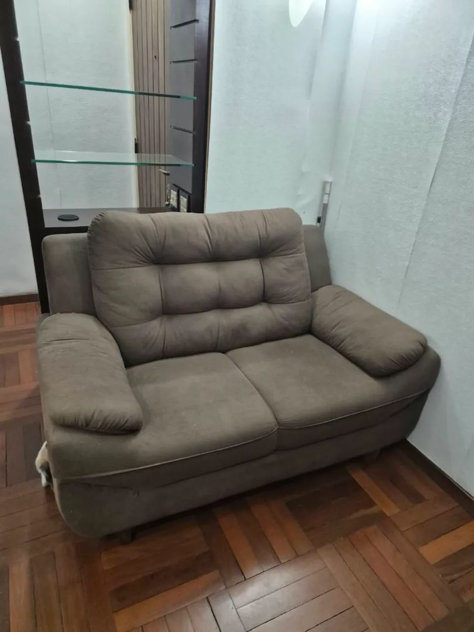 Sofá de dois lugares Marrom