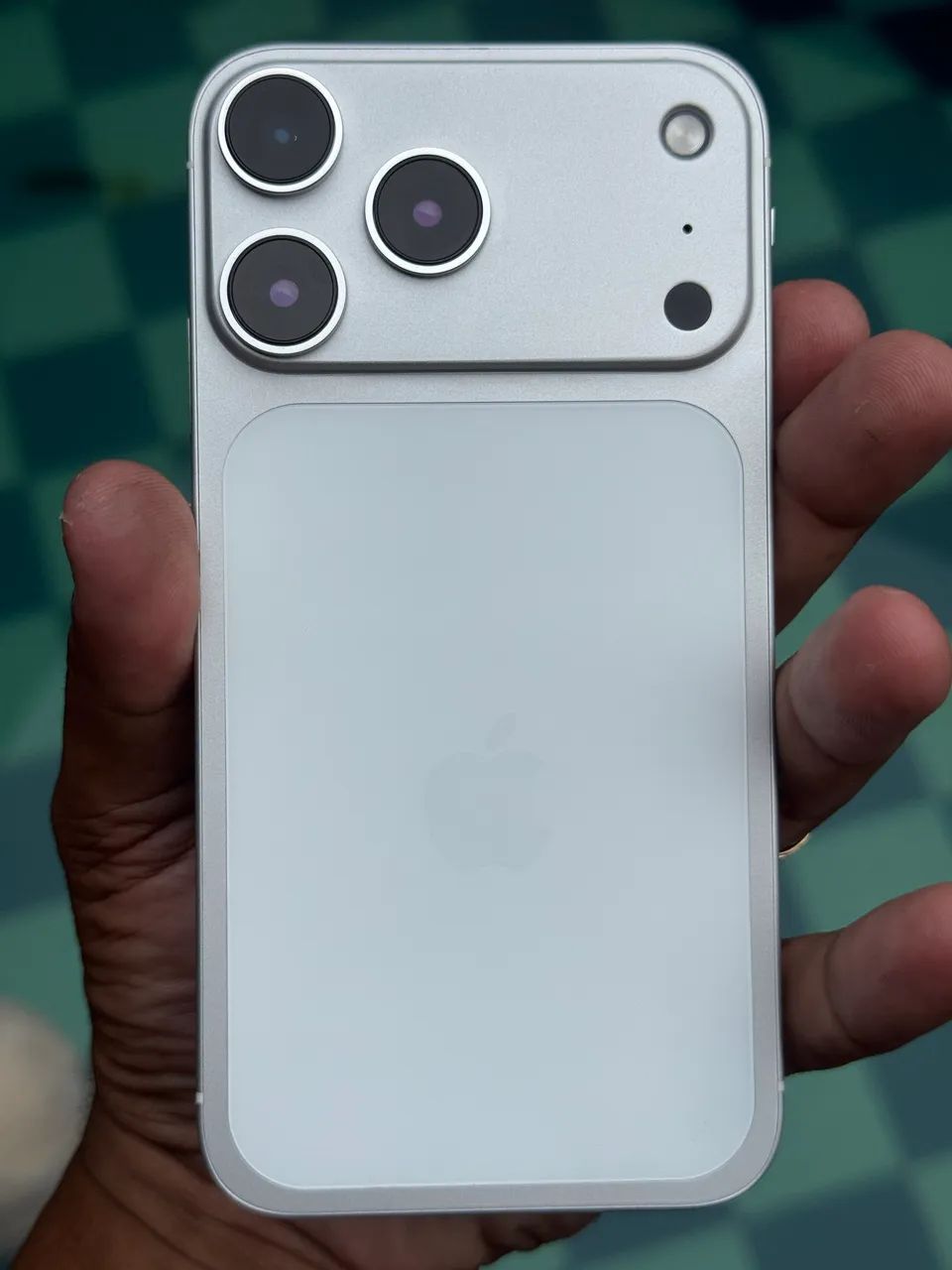 iPhone XR no 17 pro 