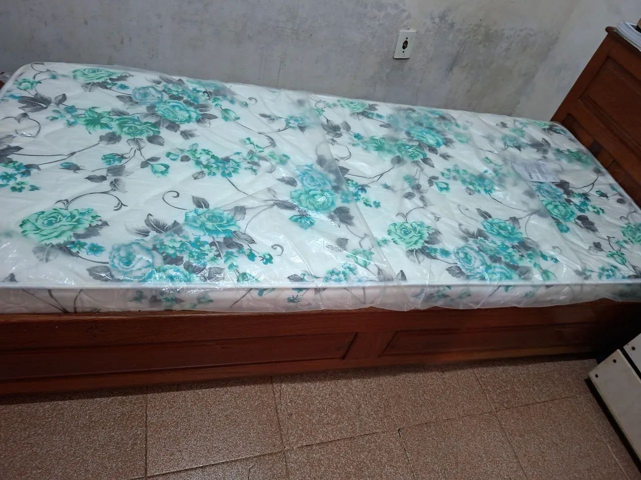 Cama  com colchão 