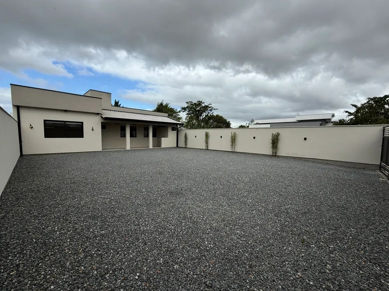 Casa com amplo terreno à venda em Tijucas/SC - Foto 2