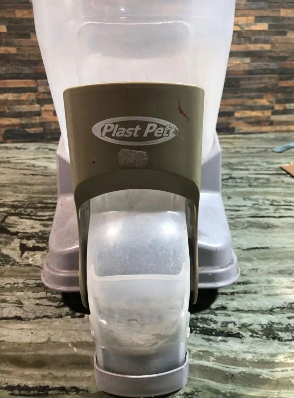 Dispenser porta ração 