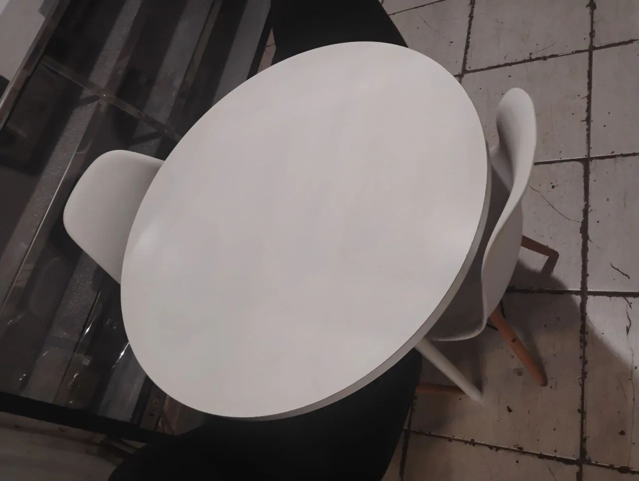 Round Table with 04 Chairs65204504476418121