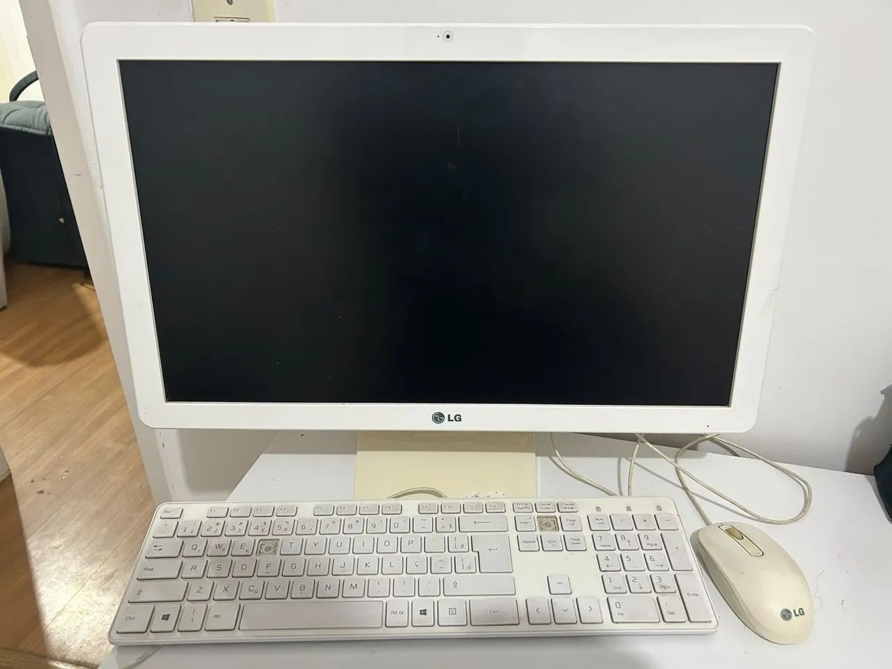 Computador All In One LG Branco com Teclado e Mouse