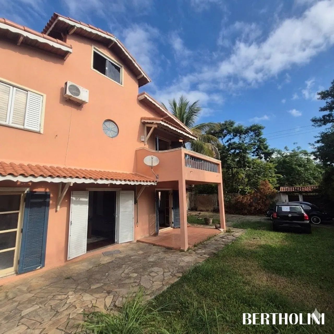 Ampla casa de 5 quartos com piscina, churrasqueira e piscina - Foto 2